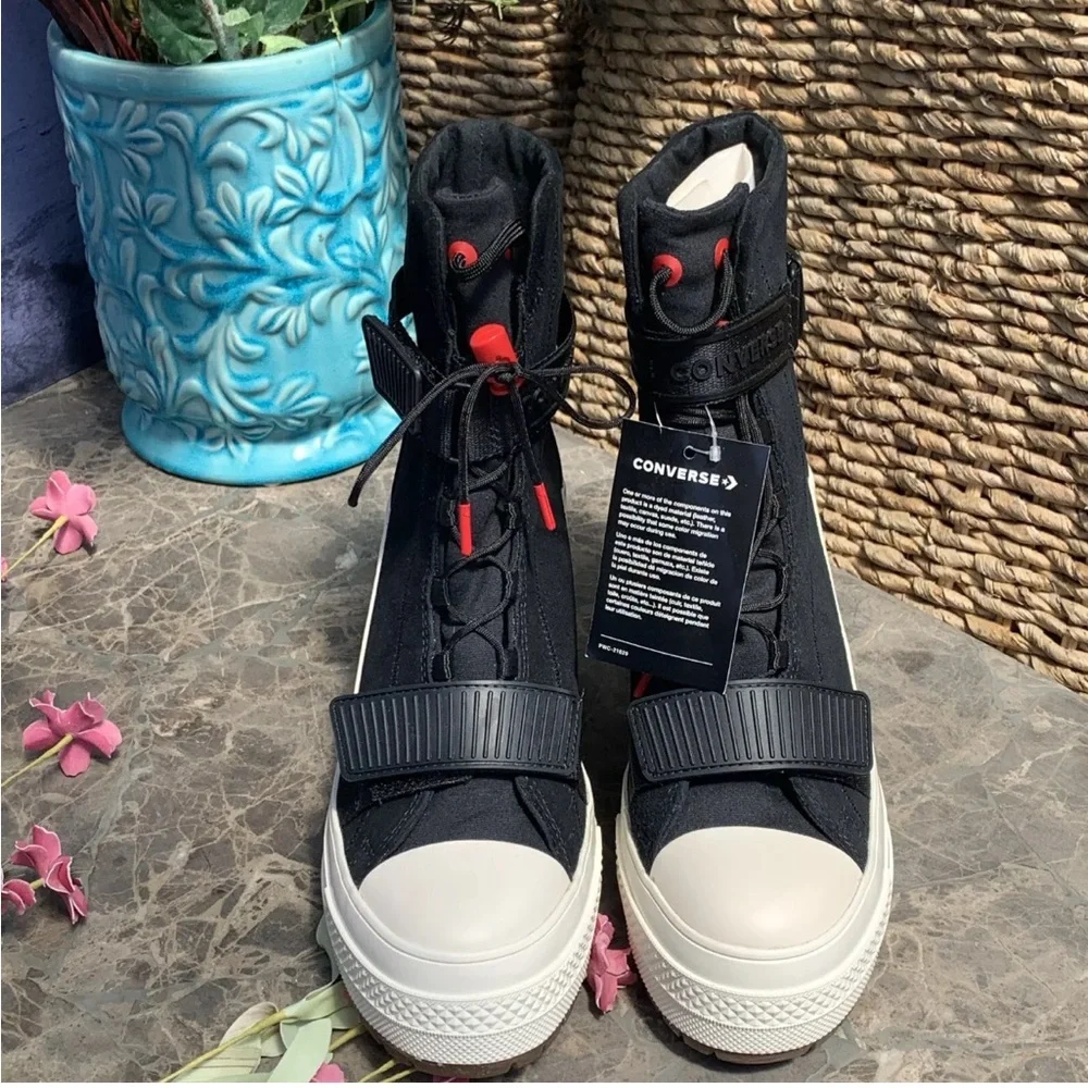 Converse black chucks